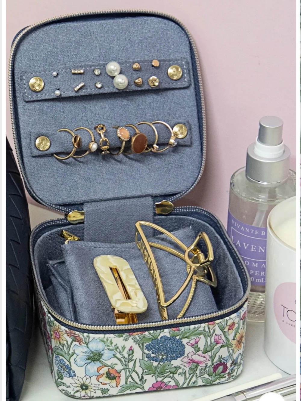 Jewelry Cube